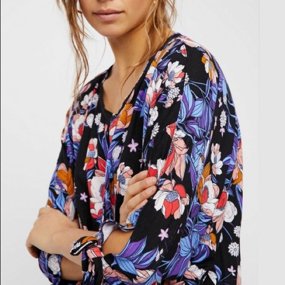Free People Keepin' On Tee Tropical Floral Print Long Sleeve Blouse - Picture 2 of 8